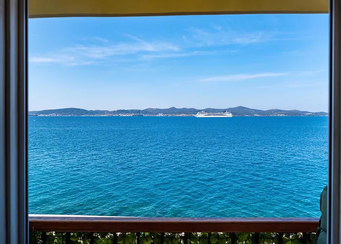 My Dalmatia - Sea View Apartment Riva
